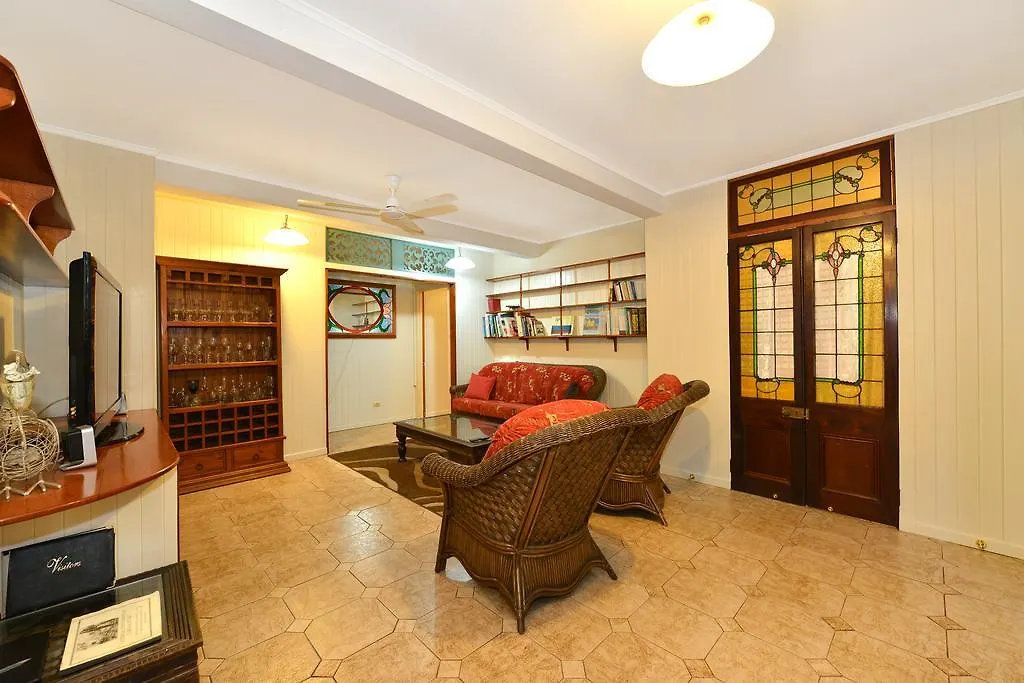 ****  Lilybank Guest House Cairns Australia